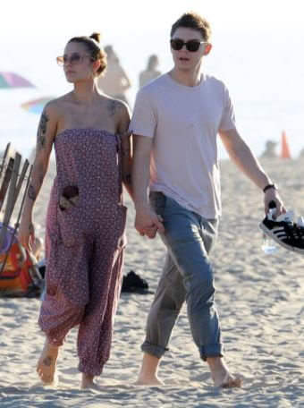 Chris Frangipane's daughter, Halsey with her then-boyfriend Evan Peters enjoying their date on a beach.